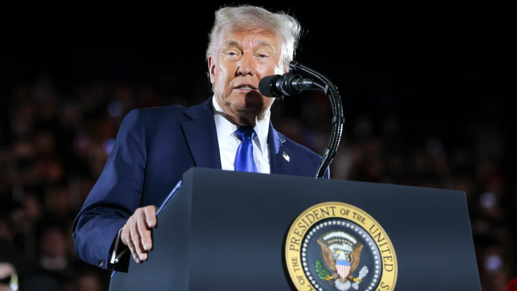 $5,000 Stimulus checks for All - Trump reiterates pledge to send out smaller payments, as midterm elections loom